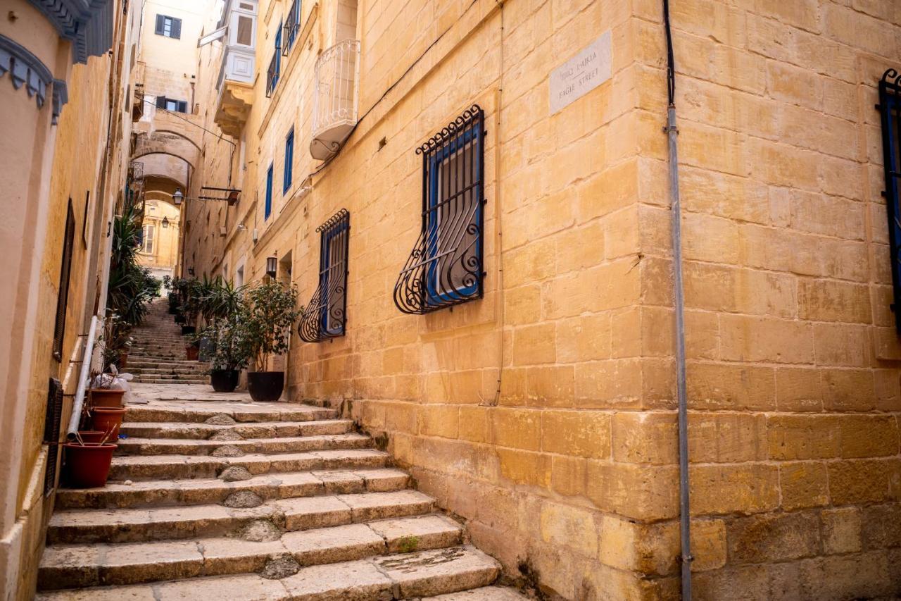 Blue Door Valletta - B&B