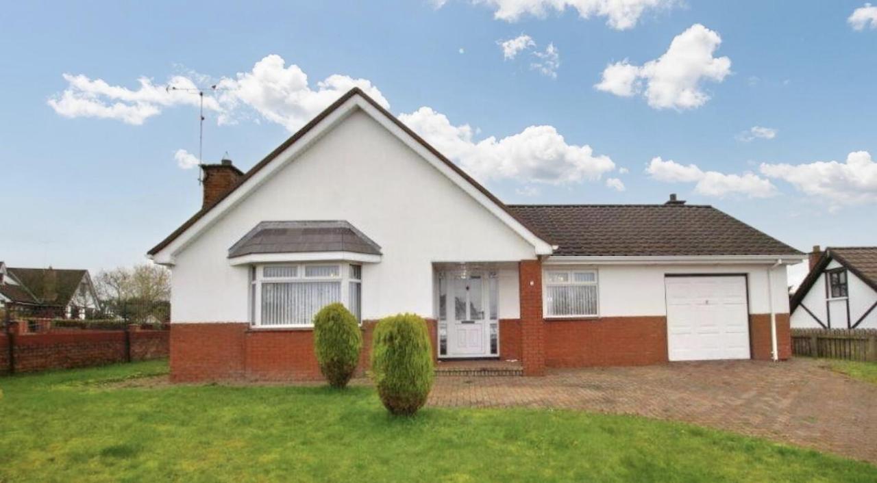 Cosy 3 Bed Retreat in Omagh - Bed and Breakfast