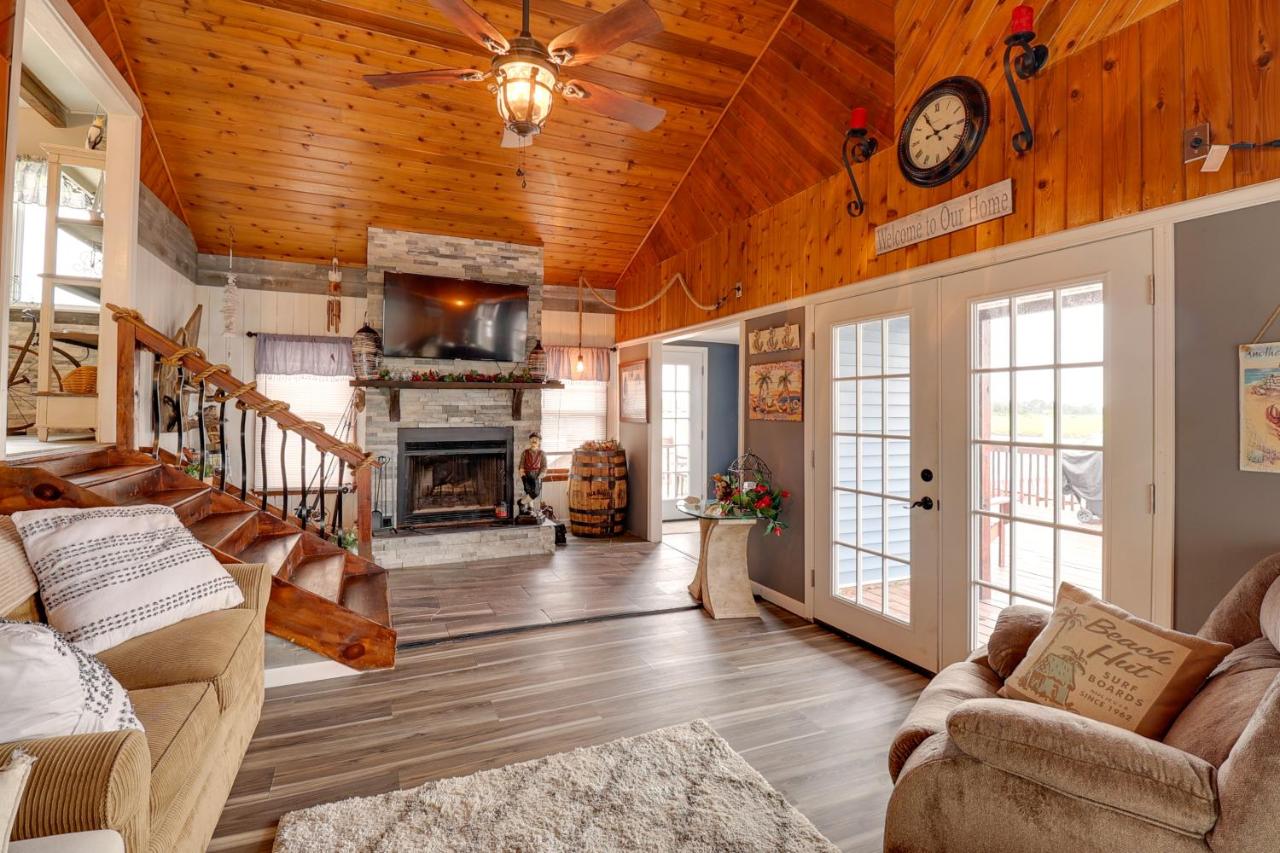 Oceanfront Milford Home with View and Boat Access - B&B