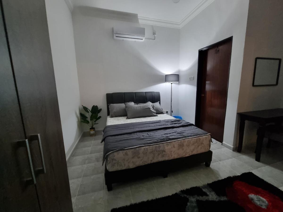 Deluxe Room (2 Adults + 1 Child)