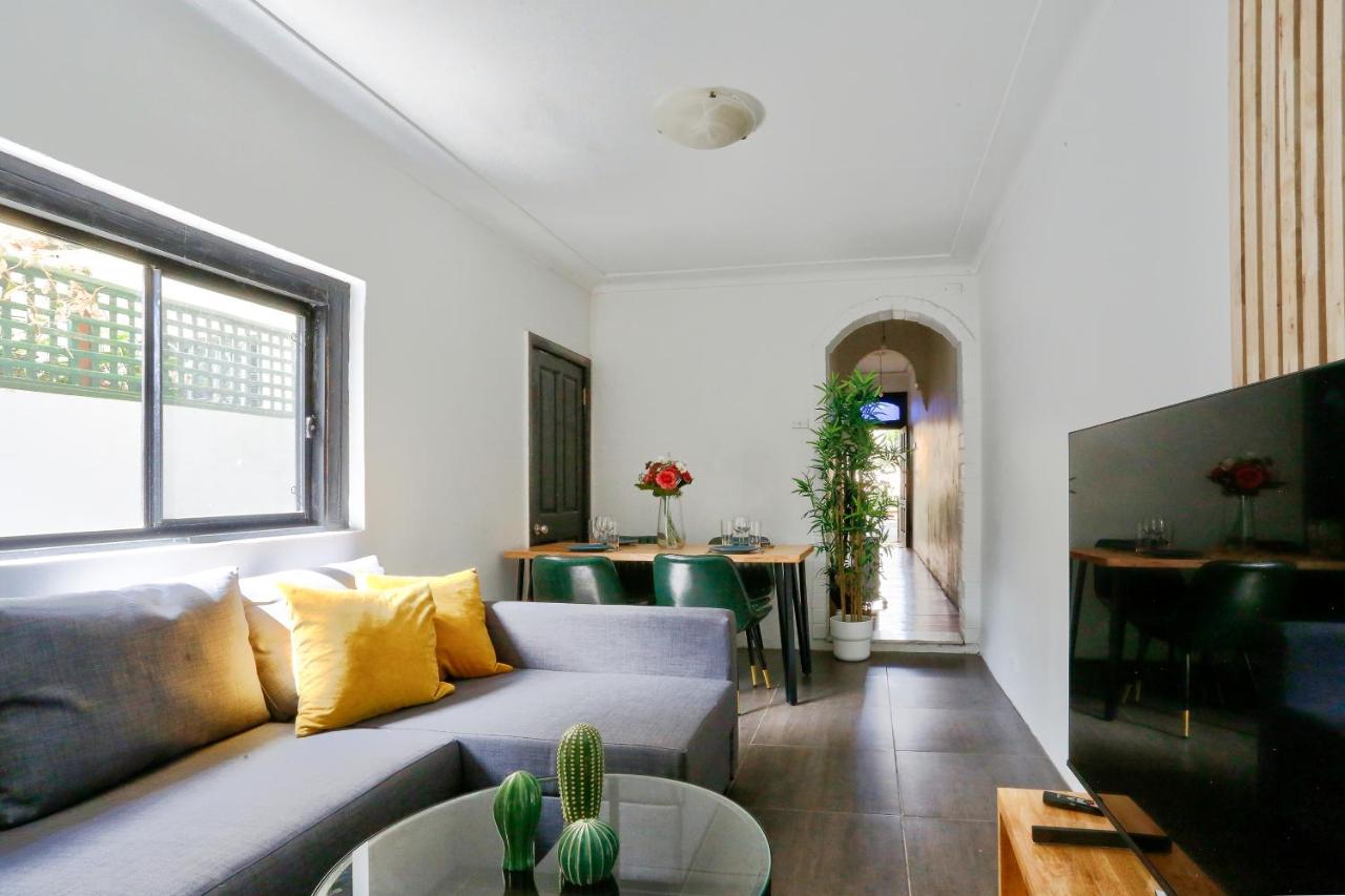 B&B Sydney - Affordable 2 Bedroom House Surry Hills 2 E-Bikes Included - Bed and Breakfast Sydney