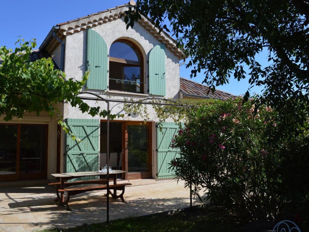 B&B Les Vans - Captivating Holiday Home in Les Vans with Pool - Bed and Breakfast Les Vans