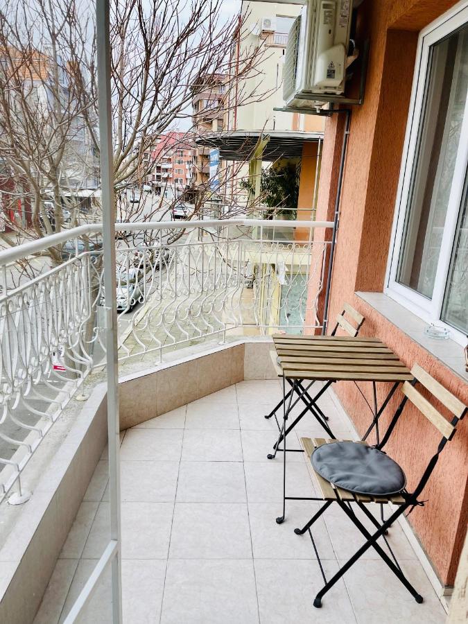 Family Apartments Pomorie 6 - B&B