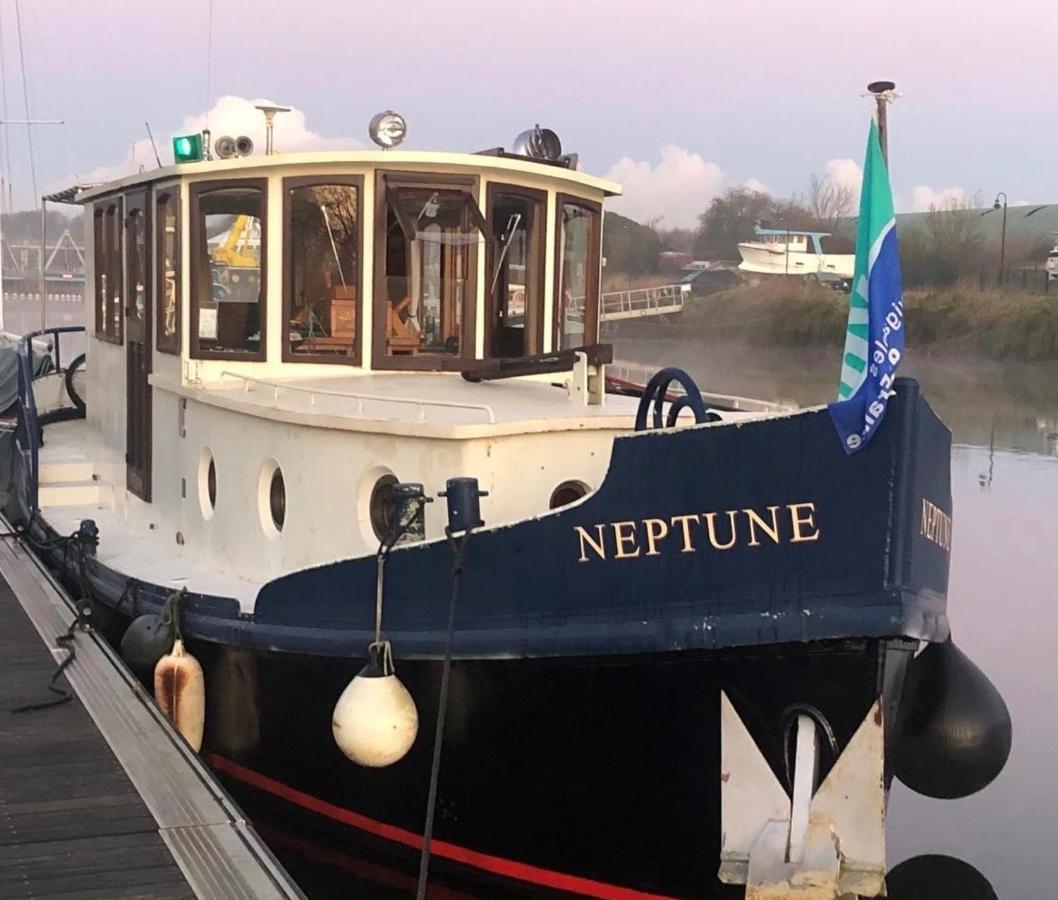 Remorqueur Péniche année 1904 tout confort sur la voie verte Camon Amiens Hortillonages - B&B