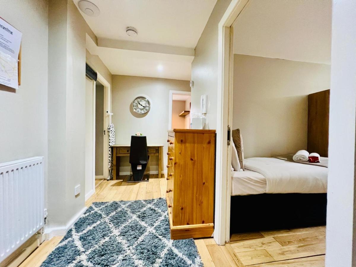 Lovely 4 bed (sleeps 8) apartment close to city - B&B Manchester