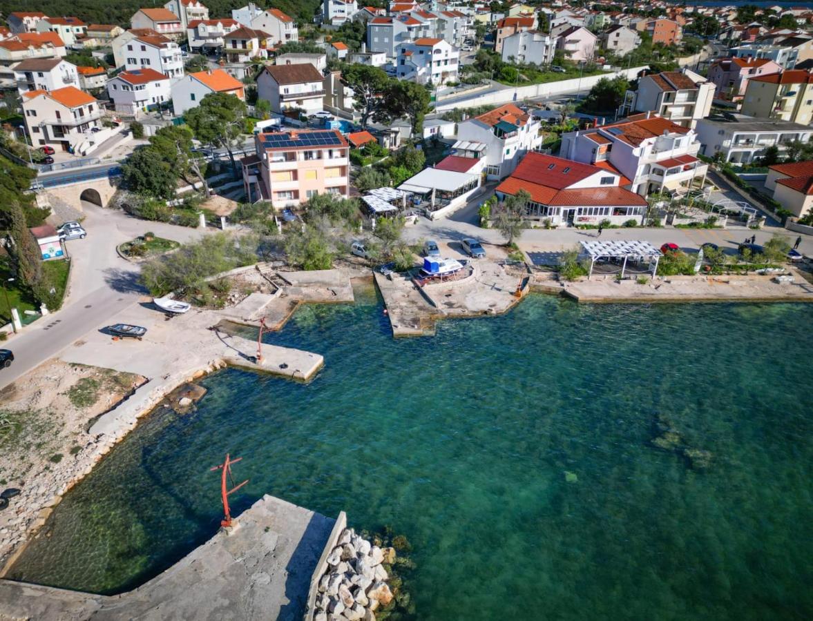 Apartments Nino - Ferienwohnung Brodarica