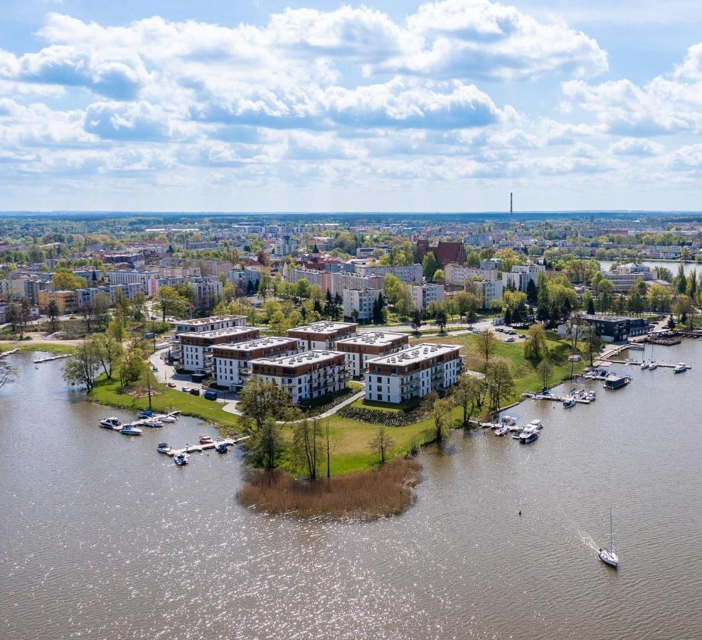 Marina Luna - widok na jezioro, parking podziemny, Netflix, Max - B&B