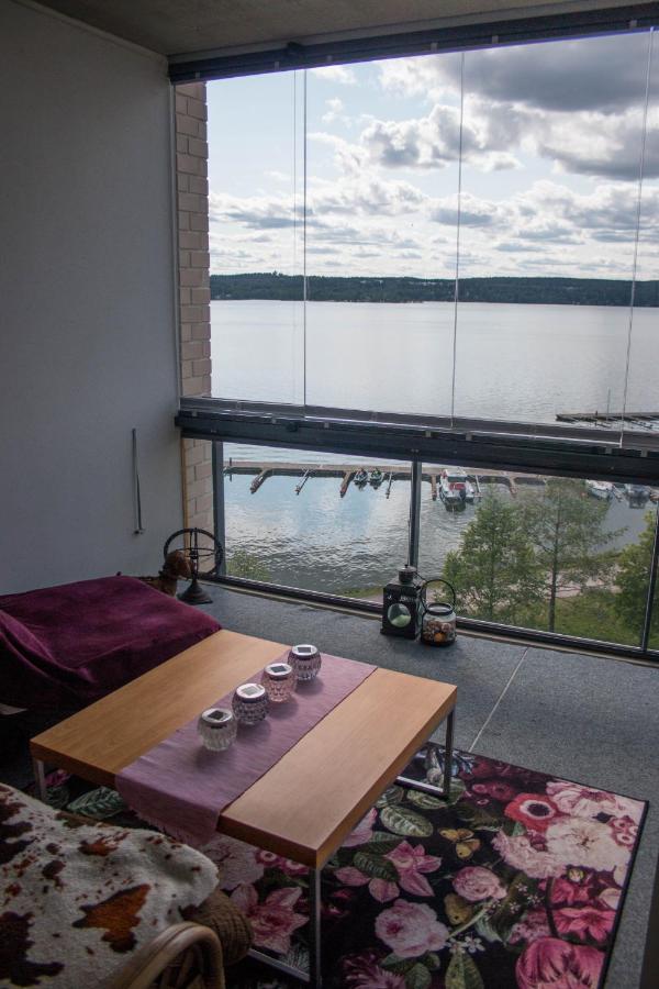 Kotimaailma Deluxe Apartment with Lake View - B&B