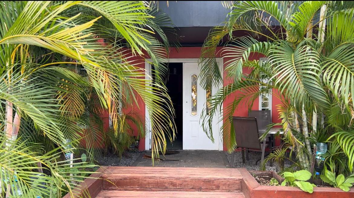 Luxurious two bathroom apartment Paramaribo, Zorg en Hoop - B&B Paramaribo