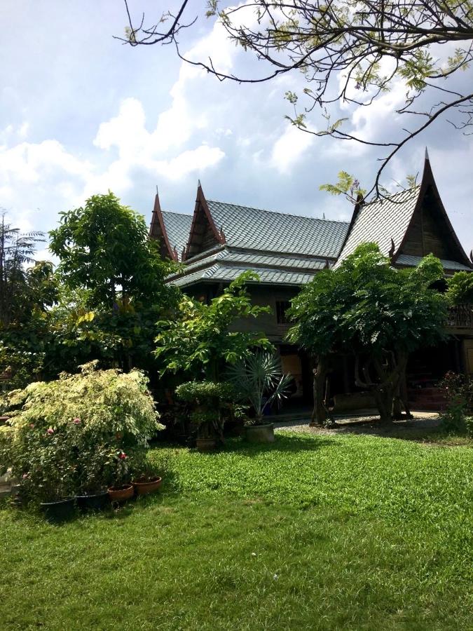 MrT Riverside Sampran มิสเตอร์ที โฮมสเตย์ - B&B Sam Phran