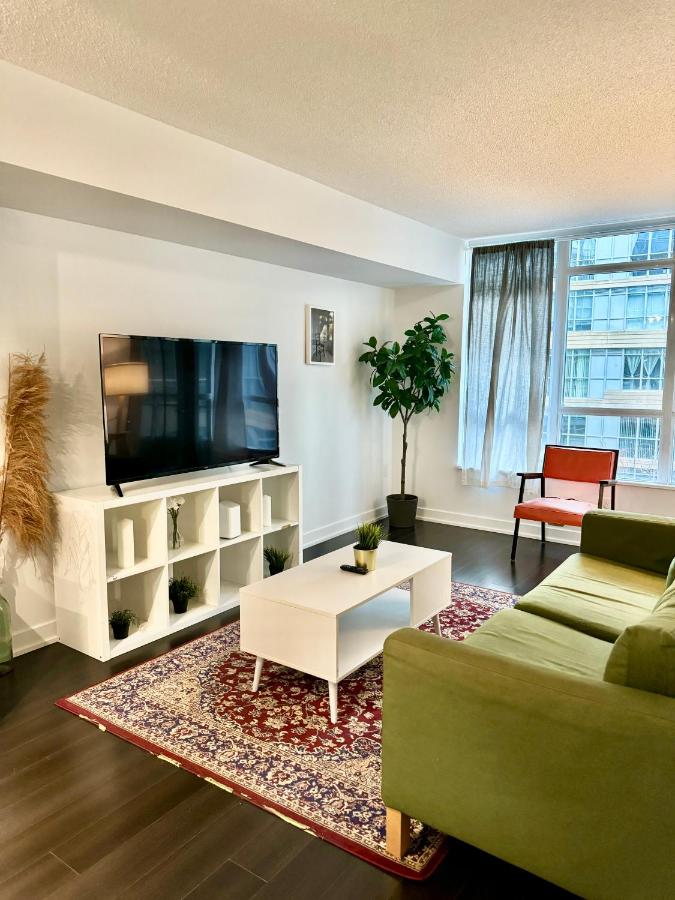 Lush Condo By CNTower - Free Parking - Ferienwohnung Toronto