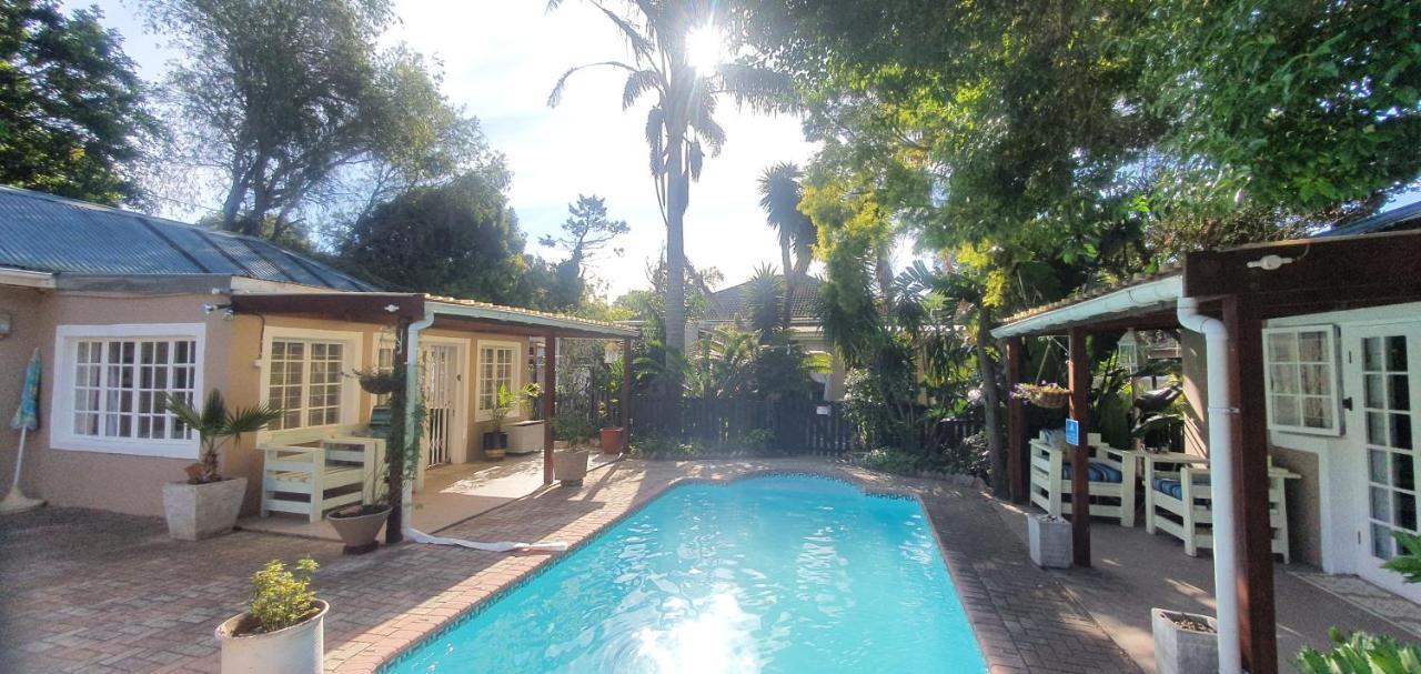 B&B Port Elizabeth - Paradise in the City Cottage Two - Bed and Breakfast Port Elizabeth