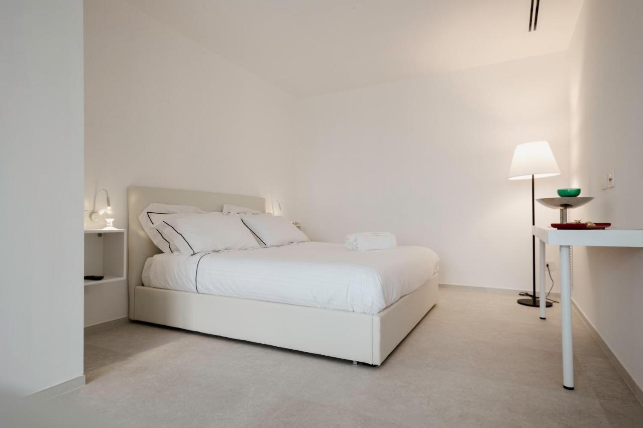 One-Bedroom Apartment - Sea Side