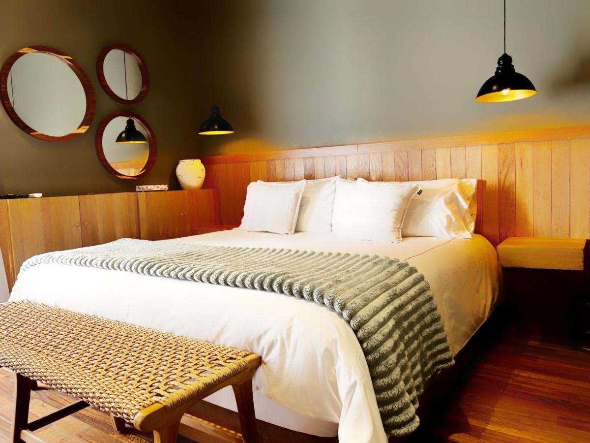 Deluxe Queen Suite
