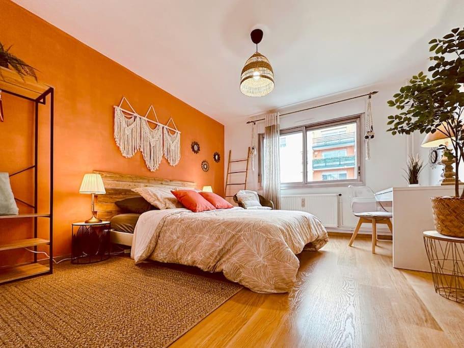 Apartment with Garden View
