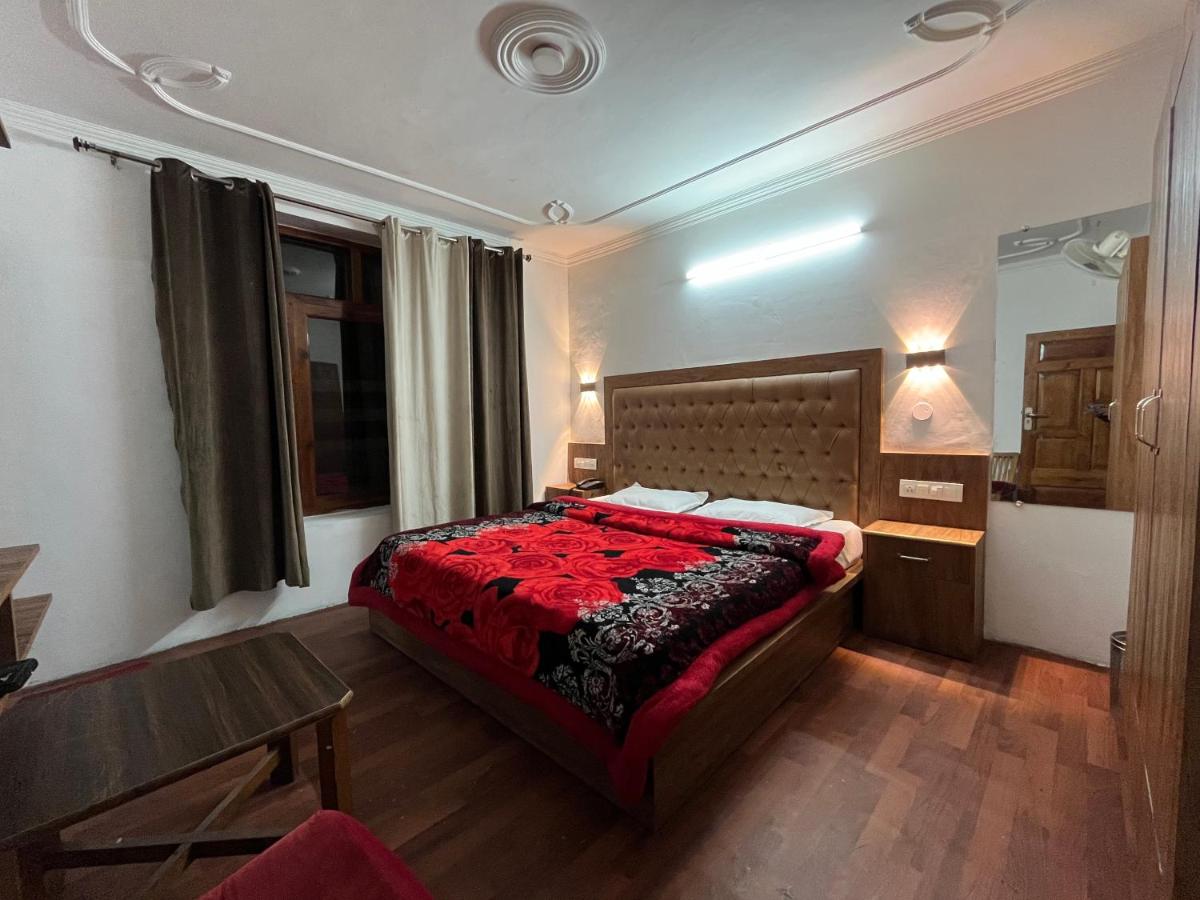 B&B Manali - Hotel Premier Mall Road Manali - Bed and Breakfast Manali