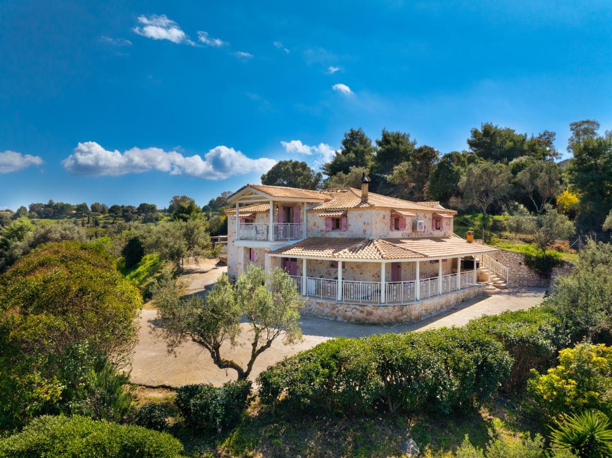 Mirabilia Loft - Amazing Views and Steps from Banana Beach - Bed and Breakfast Vasilikós