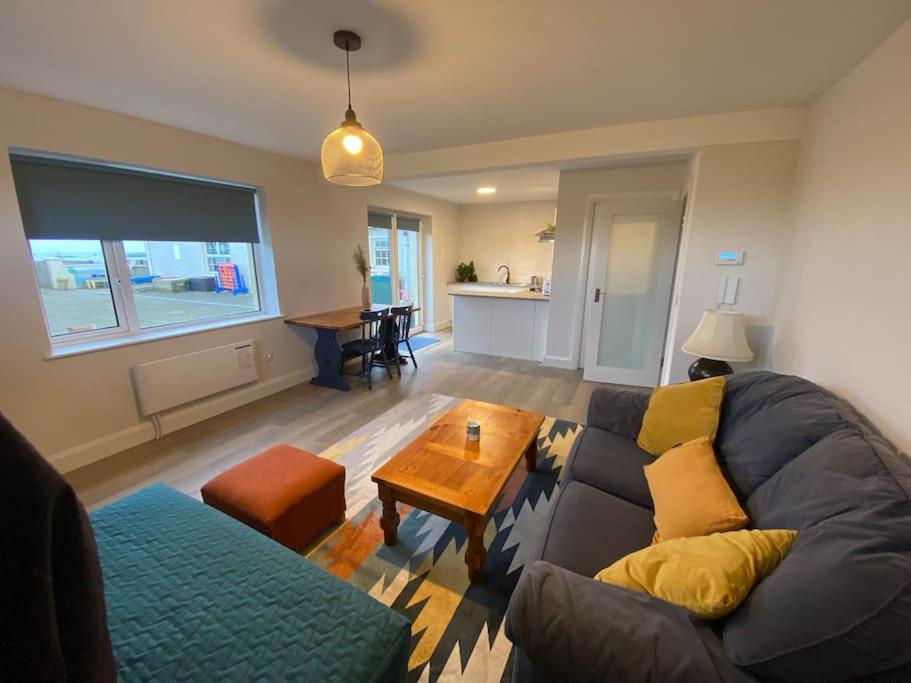 B&B Cork - Relaxing Seaside Apartment in Garryvoe . - Bed and Breakfast Cork