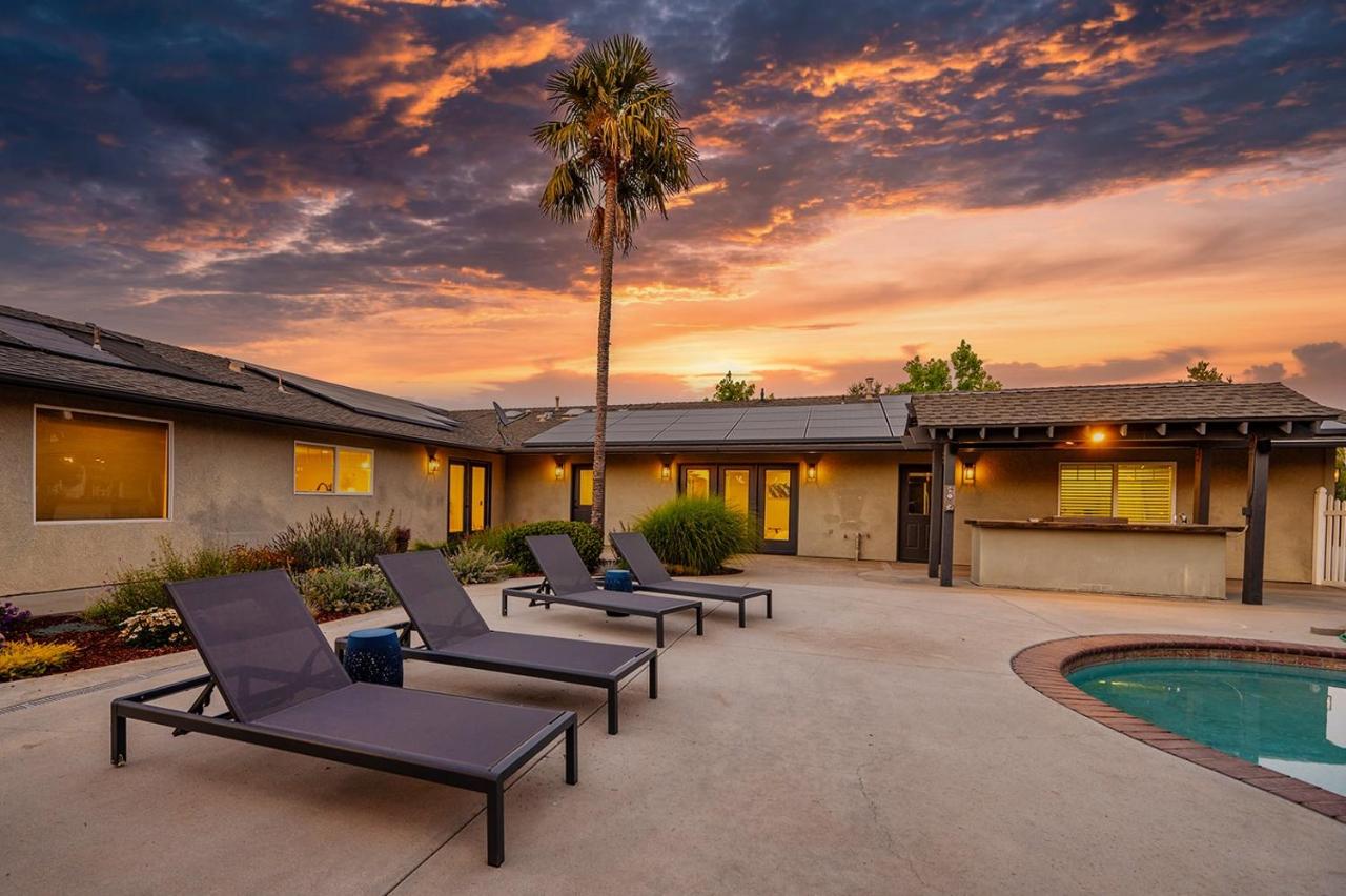 Casteel - 4,500 sq-ft retreat with a pool and hot tub in the middle of wine country! - Ferienwohnung