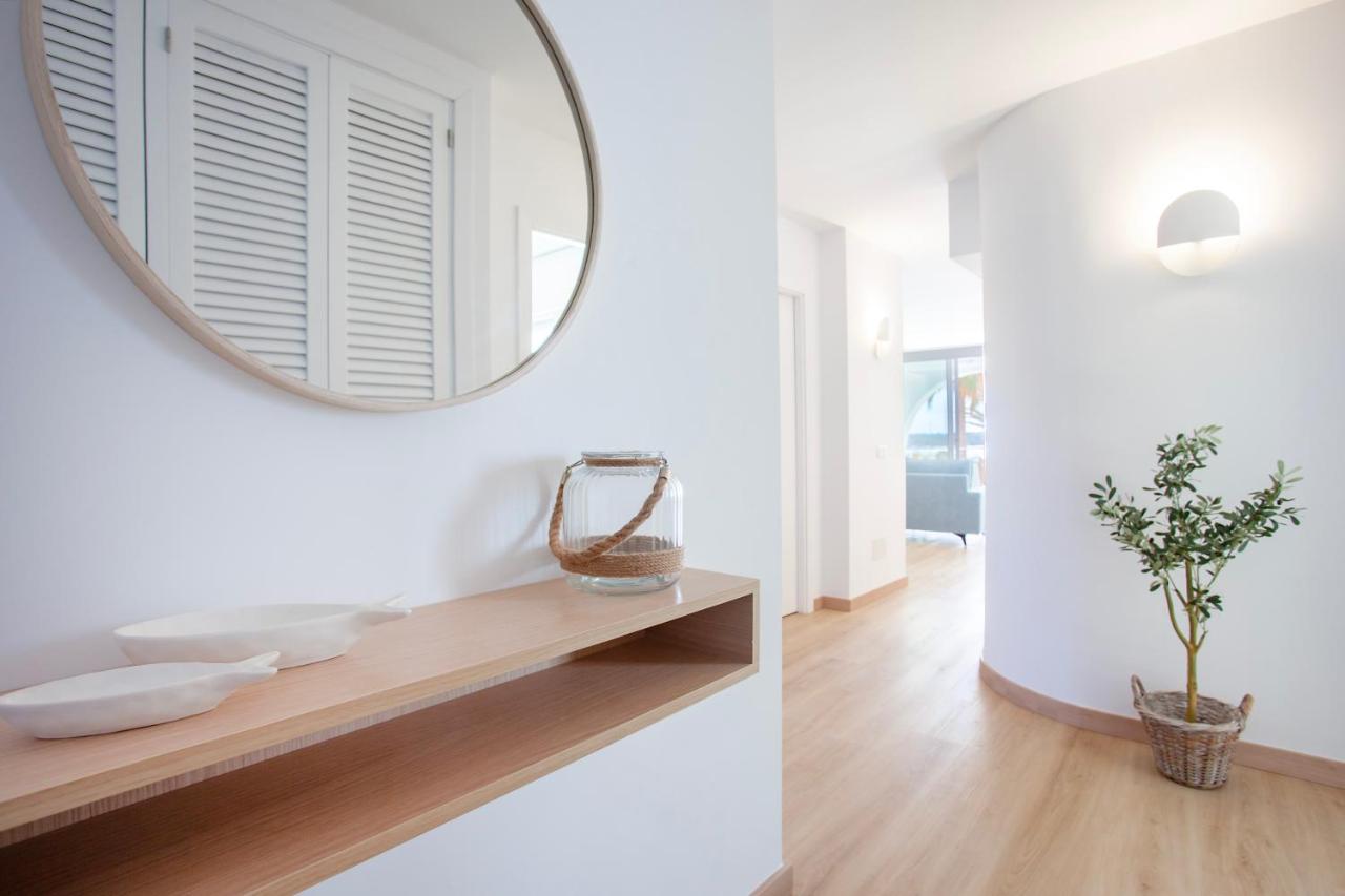 Three-Bedroom Apartment with Sea View (VT/27 , VT/31)