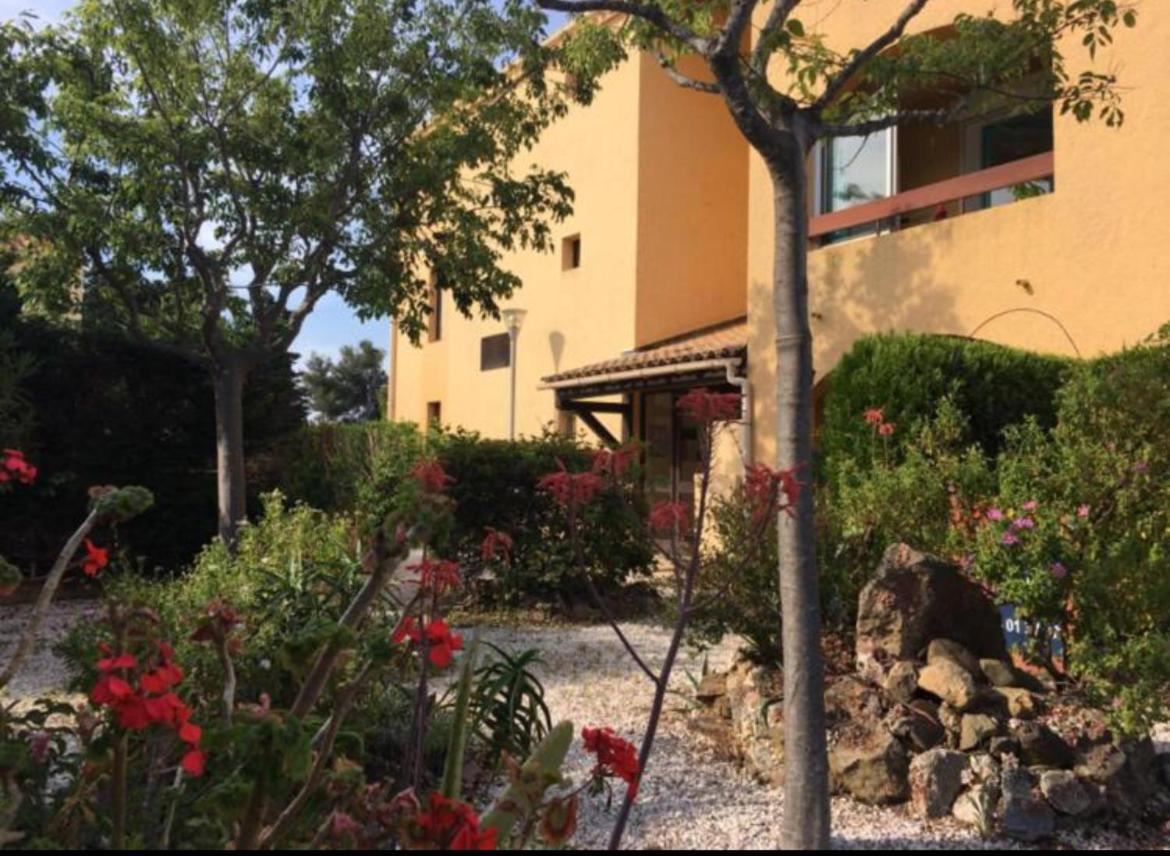 Studio rénové balcon ensoleillé et calme - Chambres d’hôtes La Londe-les-Maures