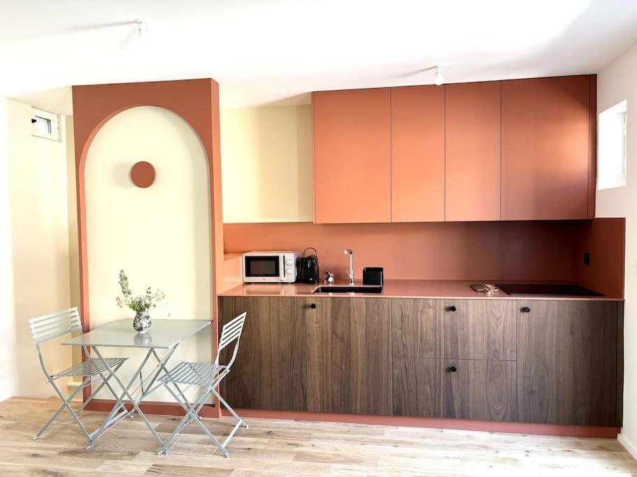 Magnifique studio + balcon au cœur d'Aix - B&B