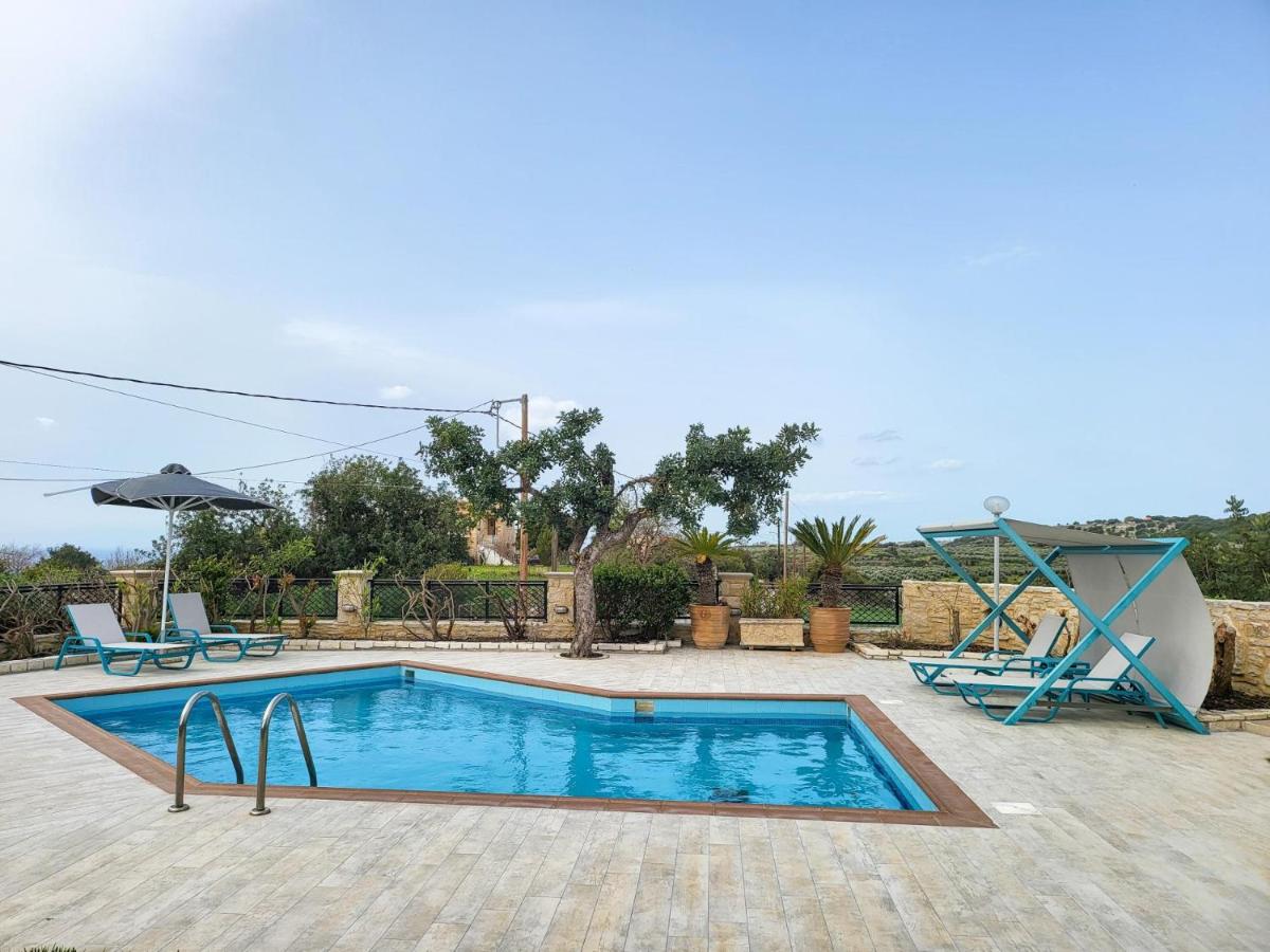 Agnanti Marina villa with private pool - B&B