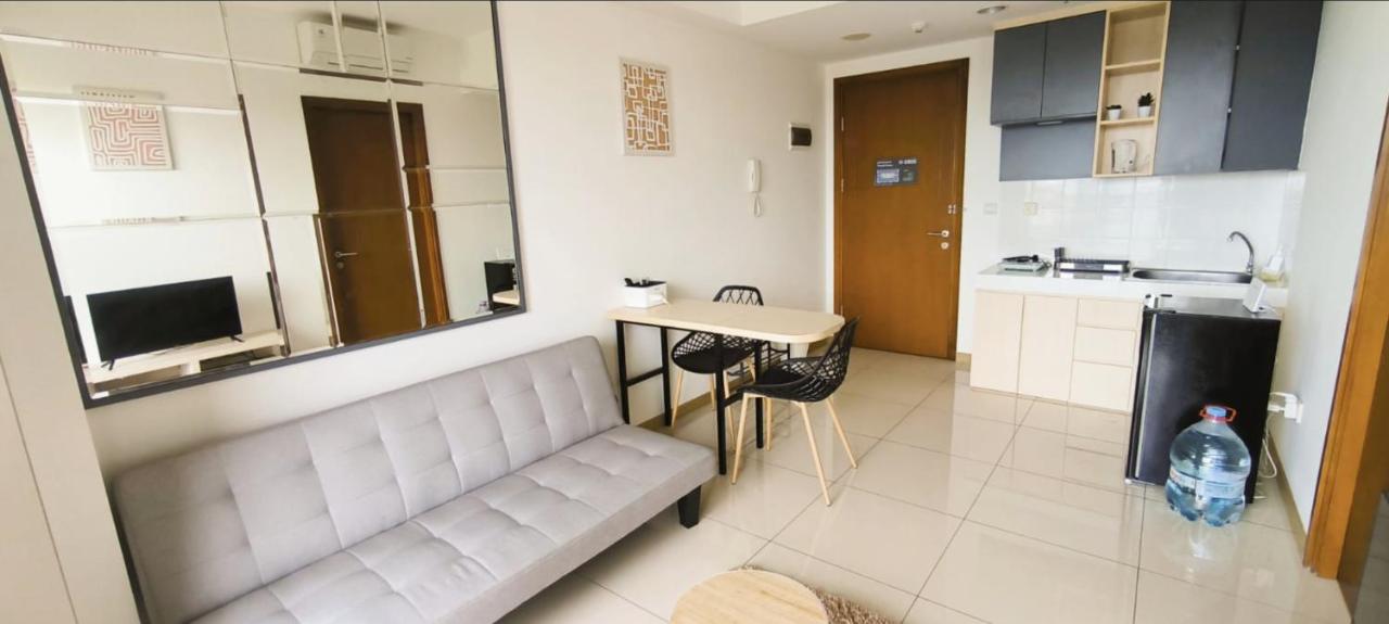 Green Oasis M-Town Studio with Serene Views - B&B