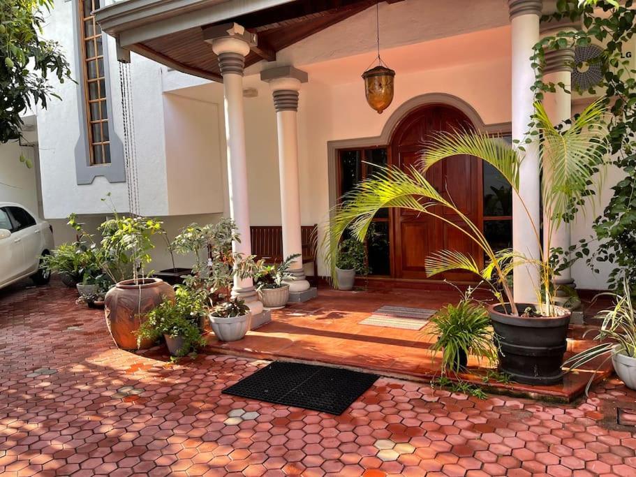 Air conditioned 3 bed home! - B&B