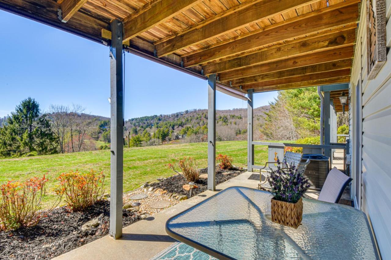 Newly Renovated Sky Valley Condo with Mountain Views - Chambres d’hôtes