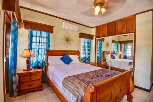 4C's Vacation Suites - B&B