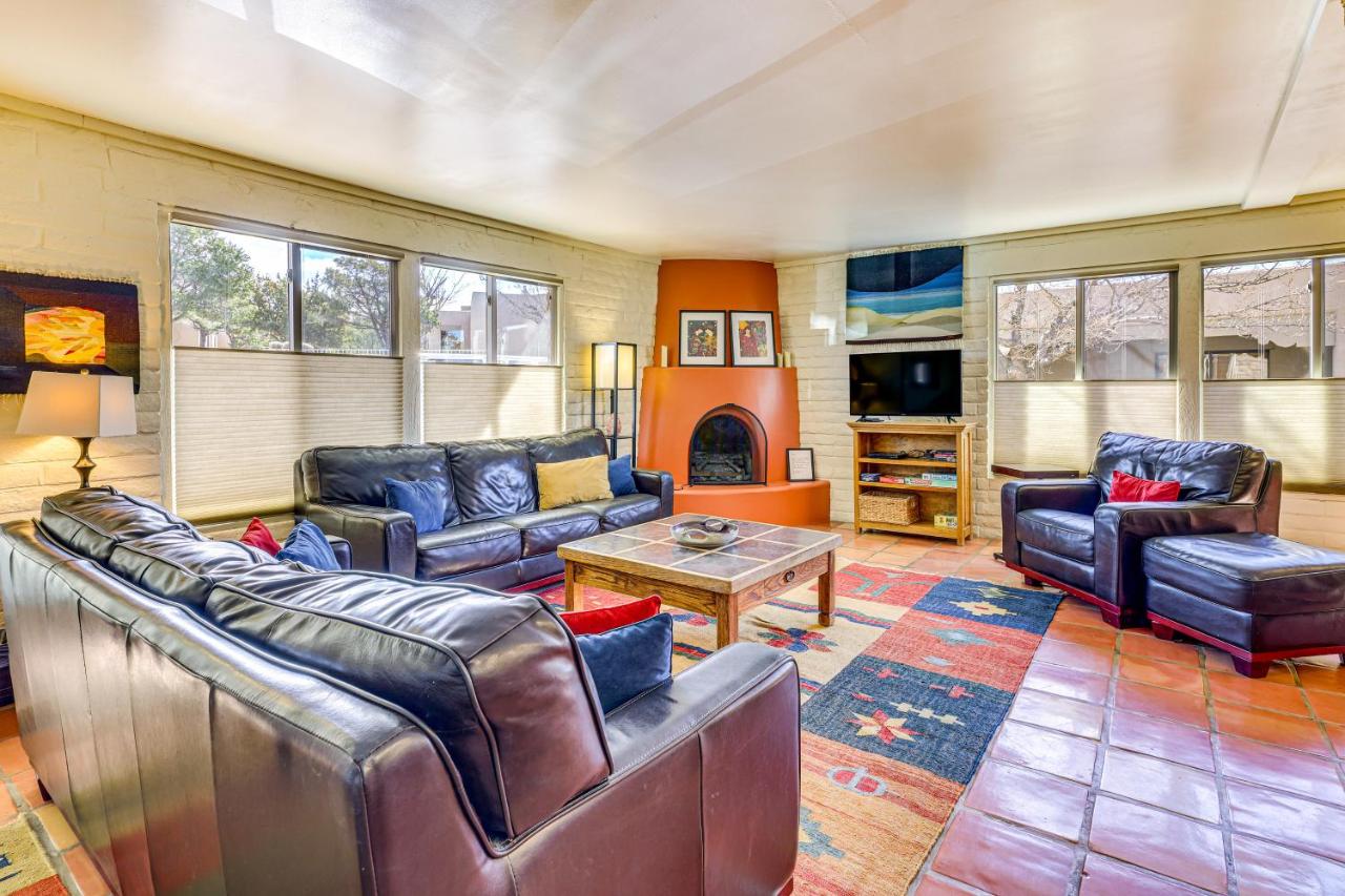 Bright Santa Fe Condo 30 Min from Ski Basin! - B&B