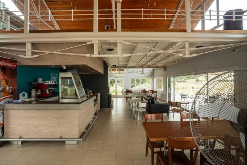 Condominio Monte Molinos - dpto vista al lago - por RENT Lago Los Molinos - B&B