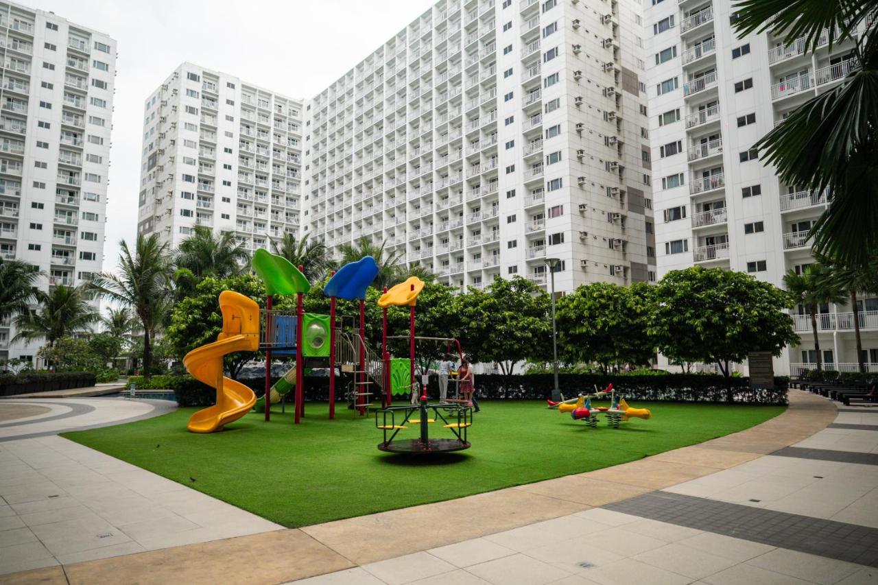 Shore Residences Tower C, Pasay near SM MOA, please text or call us ASAP once booked for the guest authorization form - Bed and Breakfast Manilla