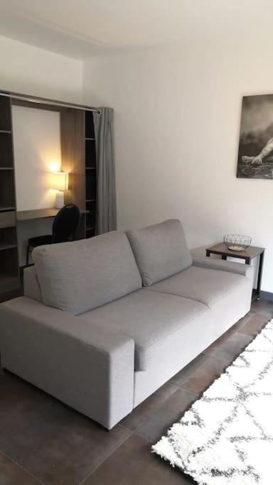 Grand T1 très calme Proche centre ville Rodez - Chambres d’hôtes