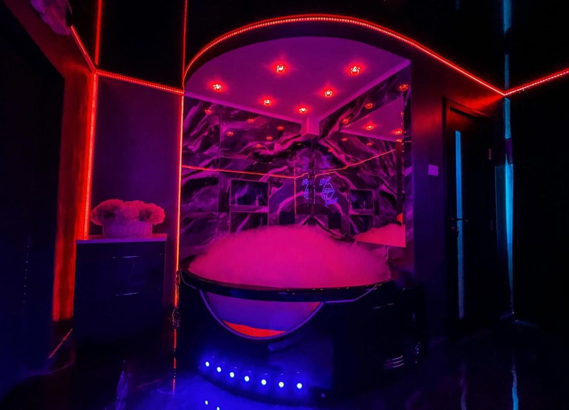 JACUZZl & LOVE - B&B