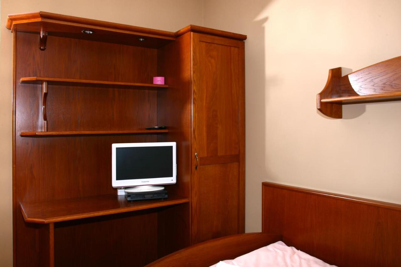 Twin Room with Private Bathroom