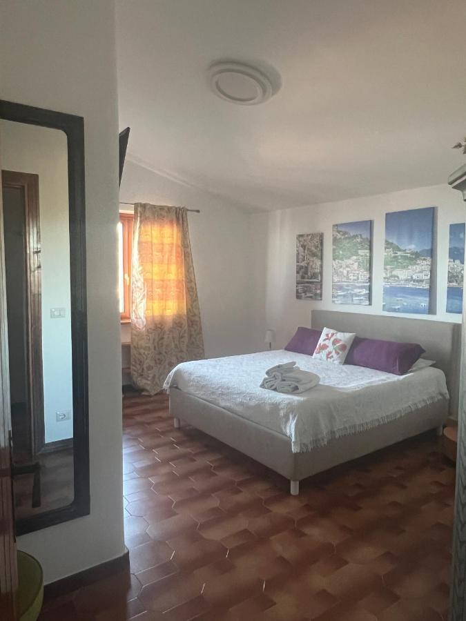 Kamer met Kingsize Bed en Uitzicht op Zee