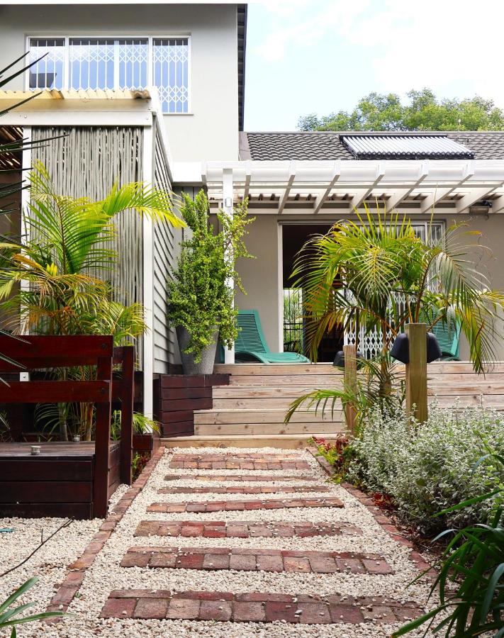 B&B Plettenberg Bay - Modern affordable outdoor OASIS with solar energy - Bed and Breakfast Plettenberg Bay
