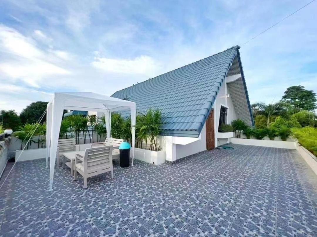 Golden Golf Garden Pool Villa - B&B