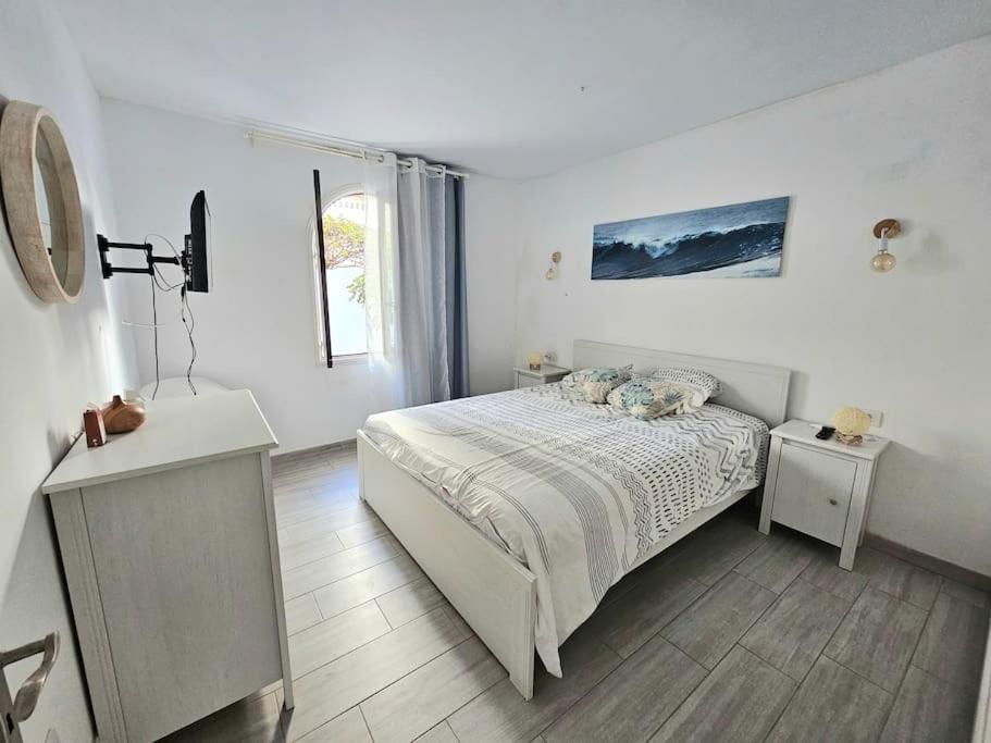 Apartamento con piscina a 500m de la playa - B&B
