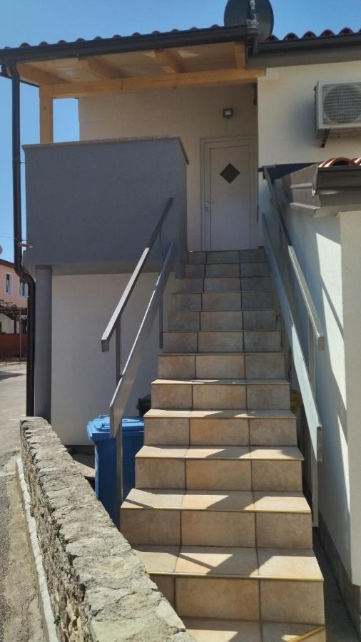Apartment Uki - B&B Premantura