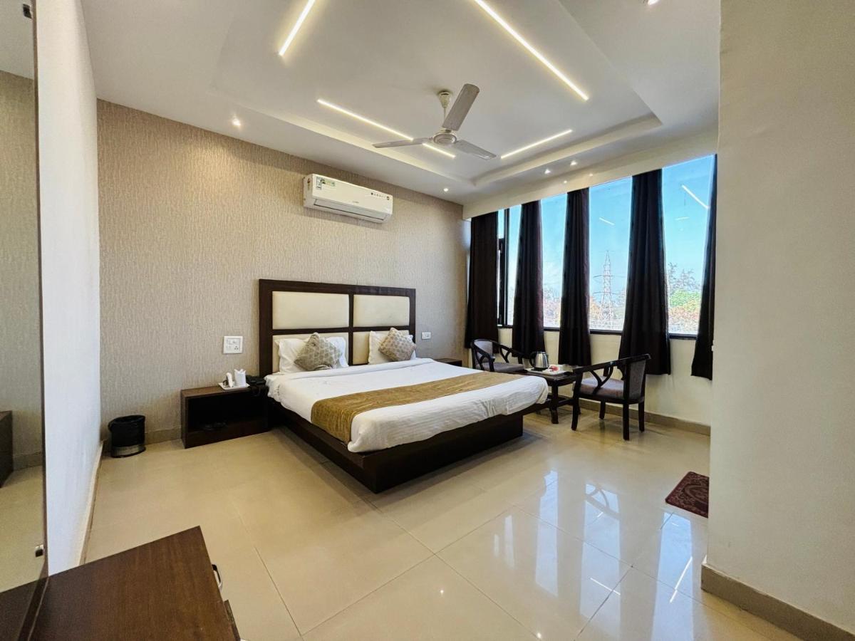 B&B Chandigarh - Hotel The Benz - Bed and Breakfast Chandigarh