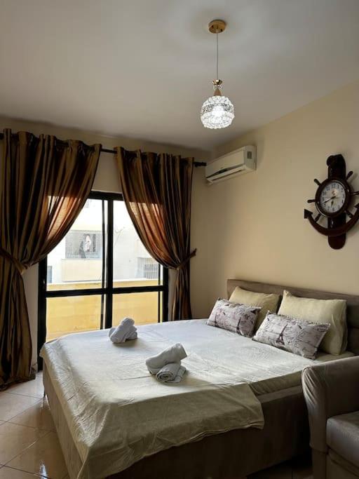 Jurxhen Durress Apartment 1 minute walking from sea - B&B