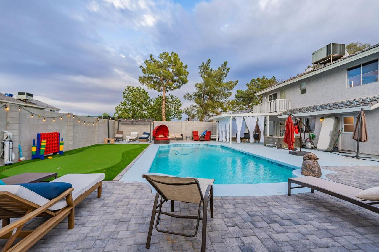 B&B Chandler - Family Fun House with Heated Pool & Hot Tub & Pool Table in Chandler - Bed and Breakfast Chandler