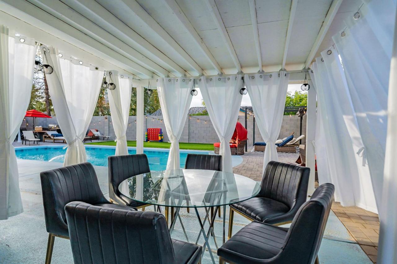 Family Fun House with FREE Heated Pool & Hot Tub & Game Room & Mini Golf in Chandler - B&B