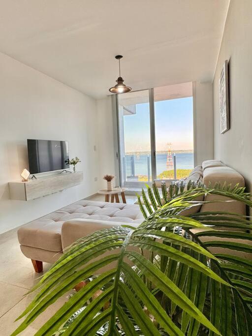 PISO 12 Edif Alarif Trench - B&B