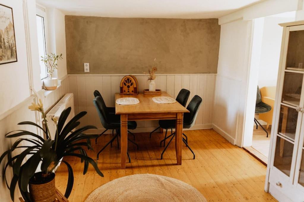 Zentrales Häuschen mit Garten - Ferienwohnung