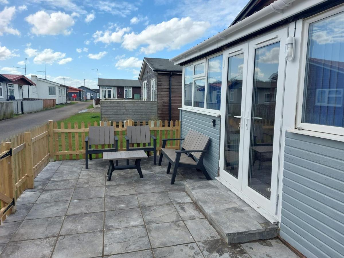 B&B Bridlington - 'New Memories' Dog Friendly Holiday Chalet - Bed and Breakfast Bridlington