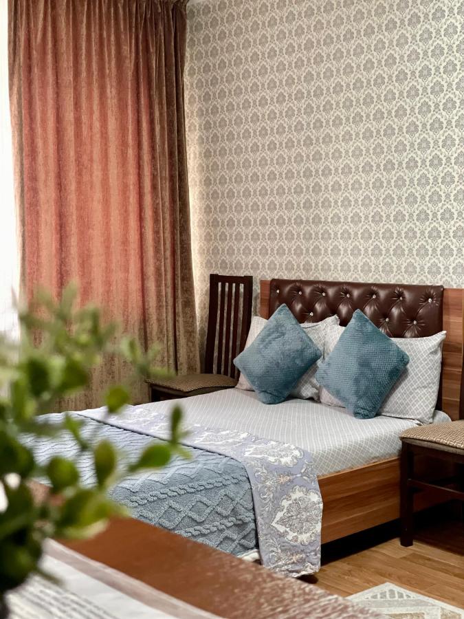 B&B Karaganda - Бульвар Мира 17 (Театр Станиславского) - Bed and Breakfast Karaganda